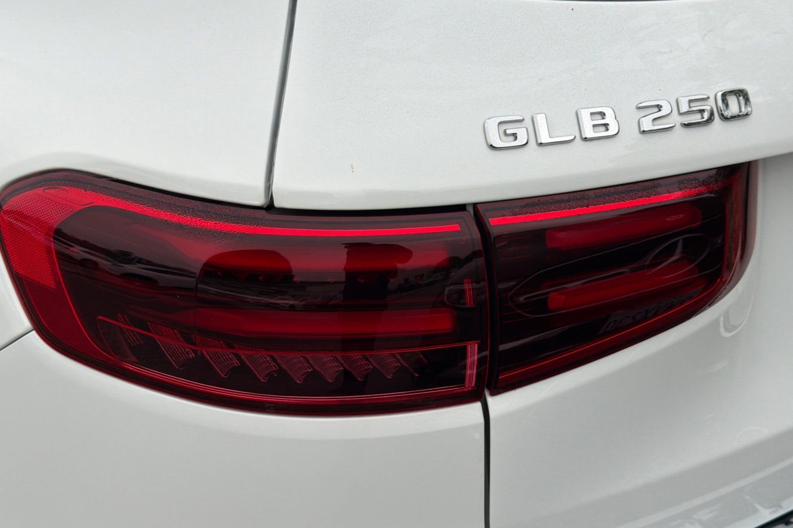 Used 2026 White Mercedes-Benz GLB 250 image 13