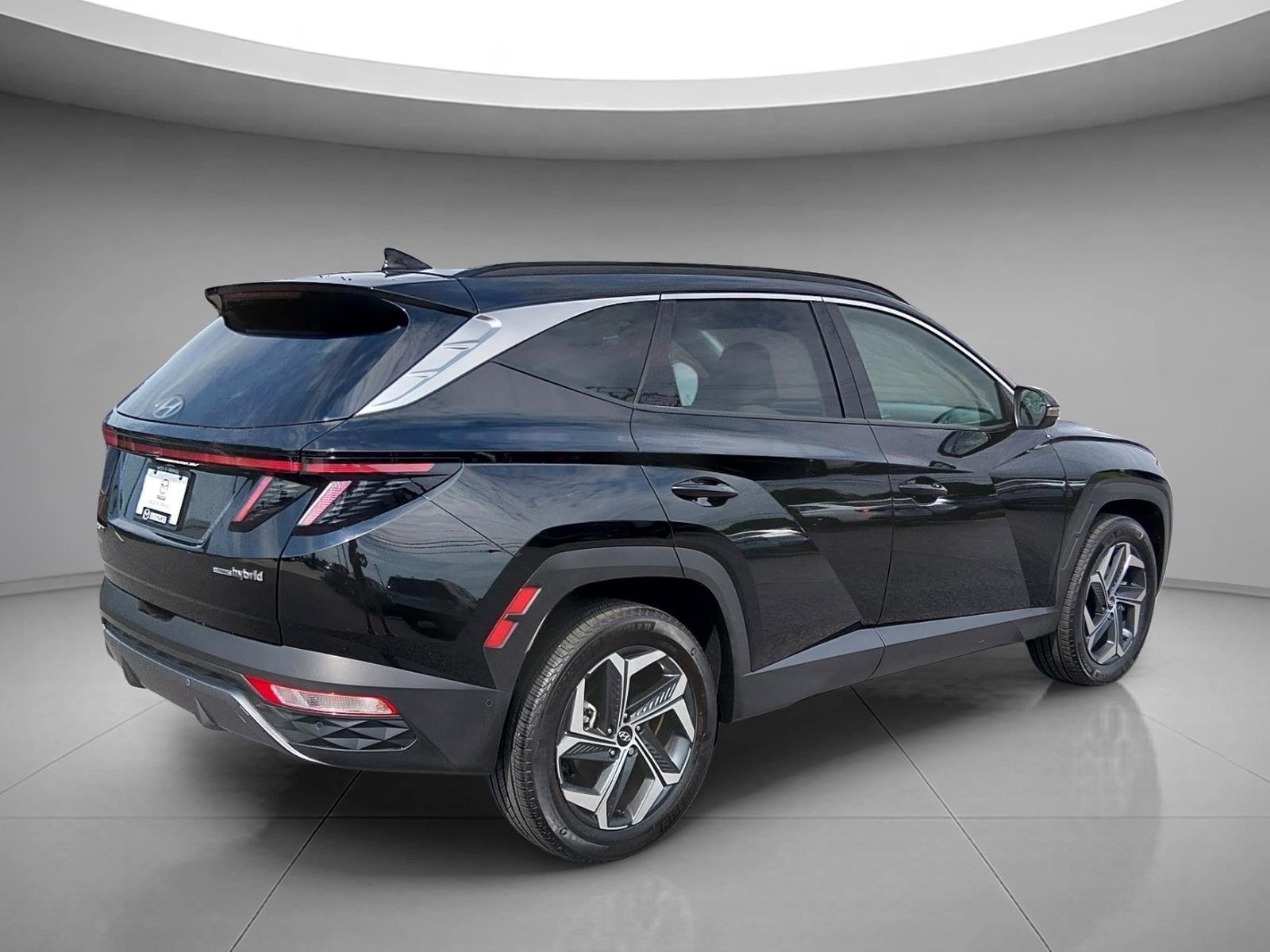 Used 2024 Black Pearl Hyundai Limited image 5