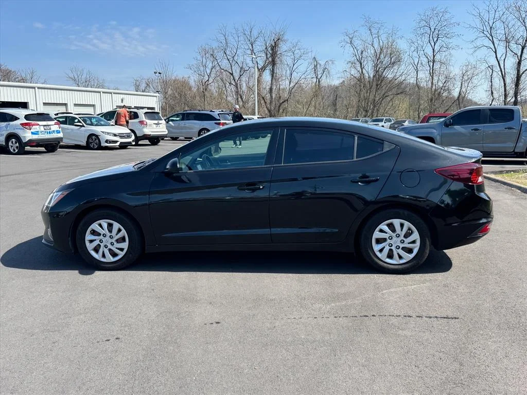 Used 2019 Hyundai Elantra SE with VIN 5NPD74LF8KH483246 for sale in Johnson City, TN