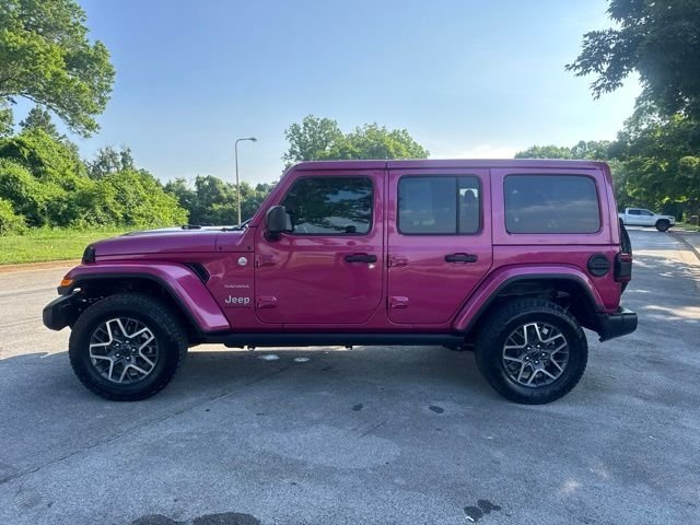 Used 2024  Jeep Sahara image 4