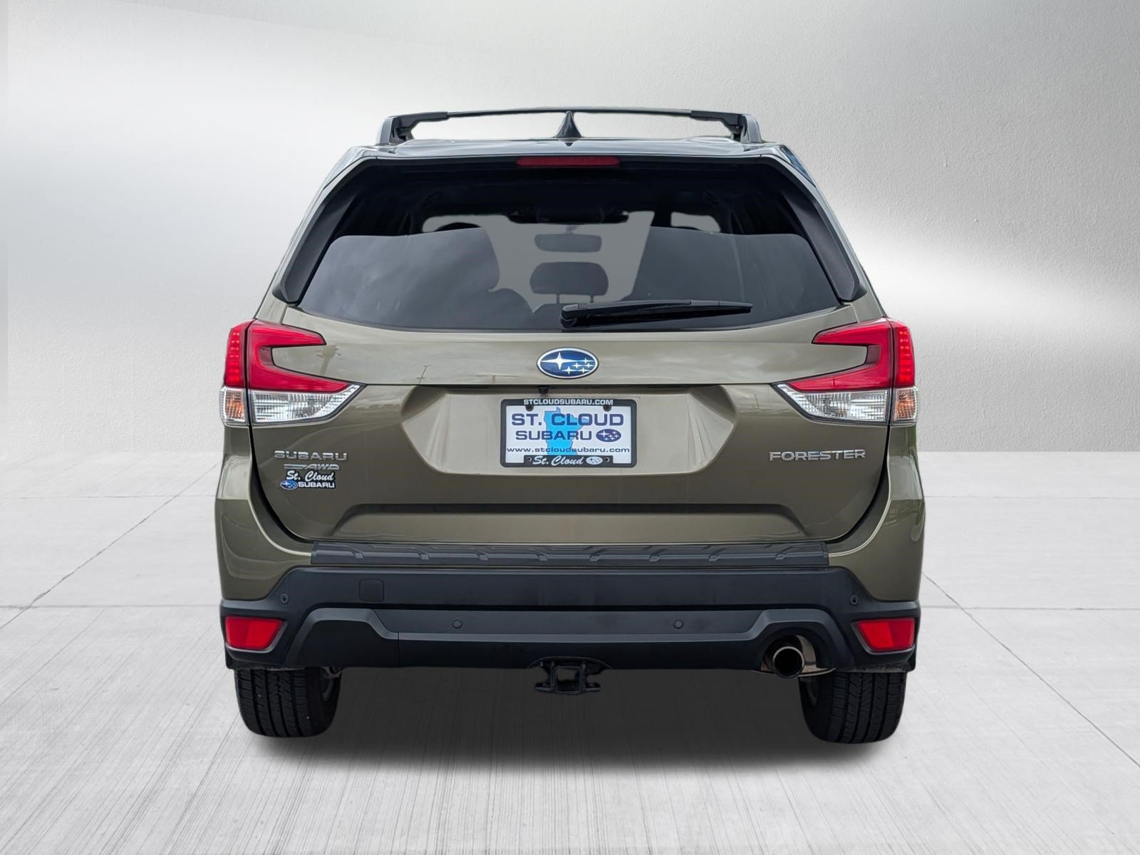 Used 2024 Autumn Green Metallic Subaru Limited image 6