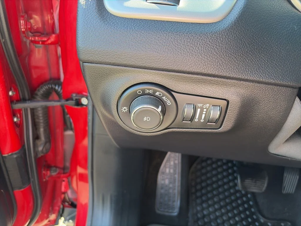 Certified Used 2020 Red Jeep Latitude image 21