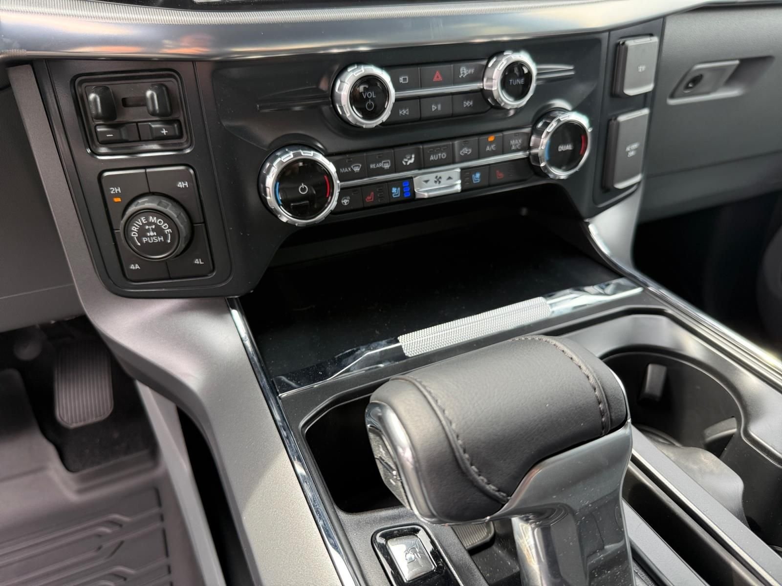New 2026 Blue Ford Lariat image 21