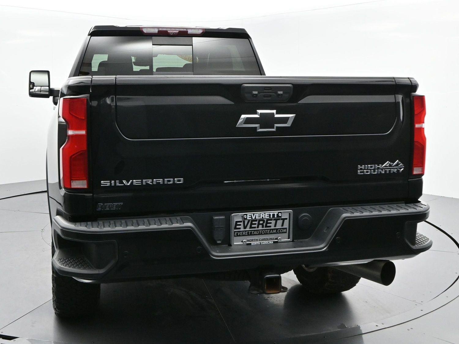 Used 2024 Black Chevrolet High Country image 6