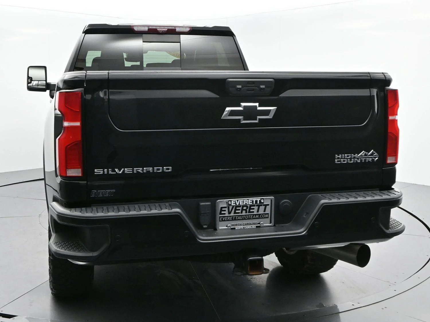 Used 2024 Black Chevrolet High Country image 6
