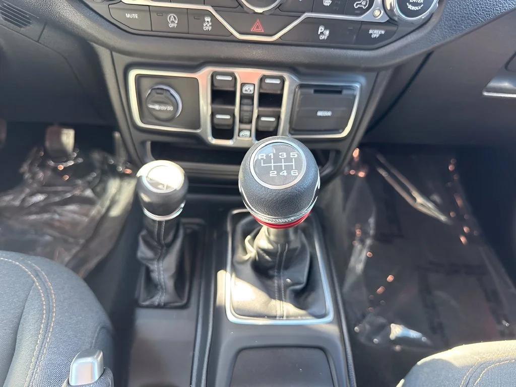 Used 2024 Red Jeep Sport S image 12