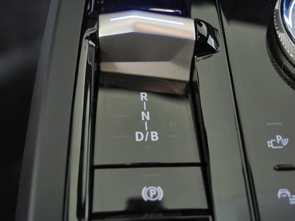 Used 2024 Black BMW xDrive50 image 43