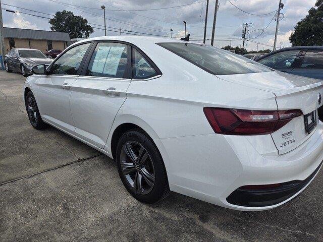 Used 2024 Opal White Pearl Volkswagen SE image 6