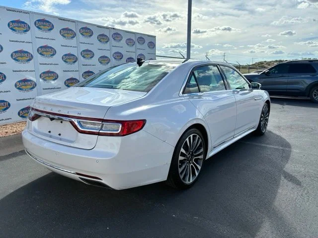 Used 2019 White Platinum Clearcoat Metallic Lincoln Select image 4