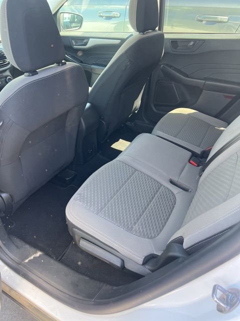 Used 2022 White Ford SE image 6