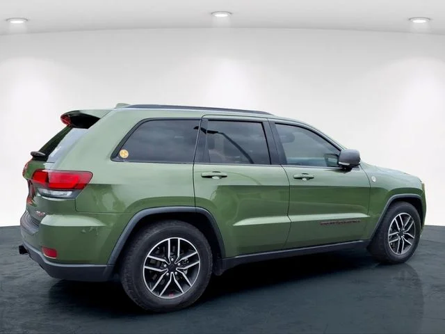 Used 2021 Green Jeep Trailhawk image 11