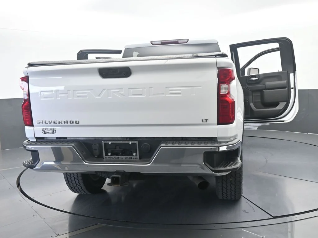 Used 2022 Summit White Chevrolet LT image 69