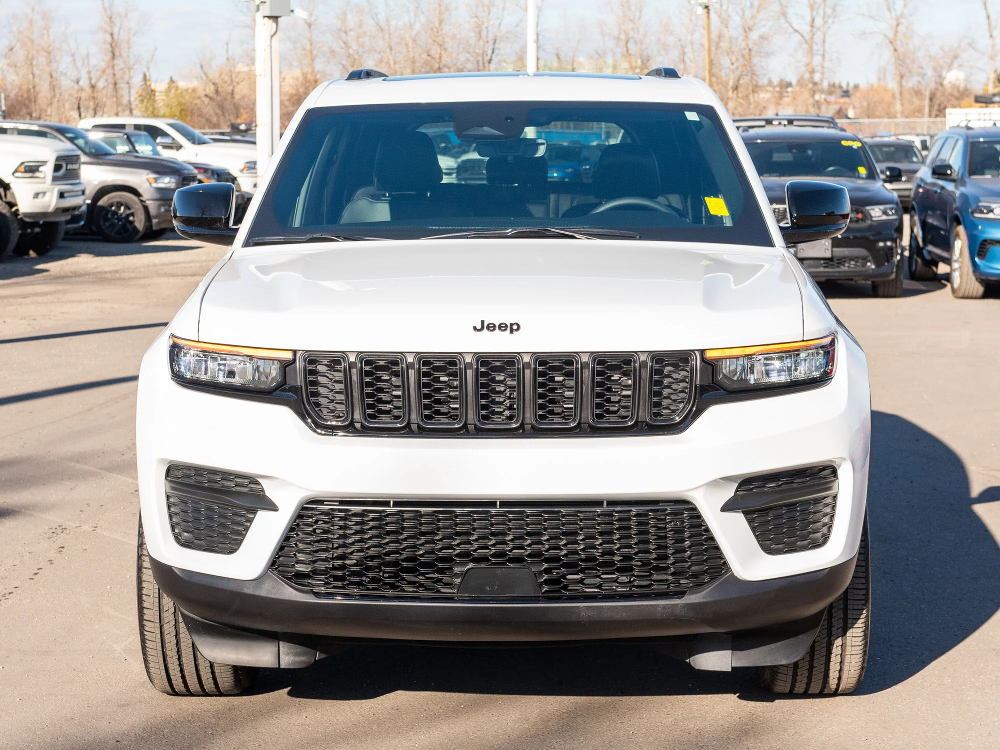 Certified Used 2025 White Jeep Altitude * Trailer Tow Package, Sunroof, Heated Seats, No Accidents image 10