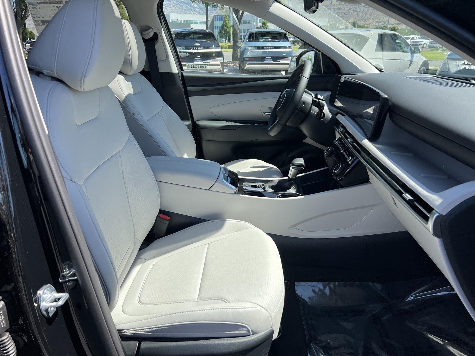 New 2026 Phantom Black Hyundai SEL Premium image 17