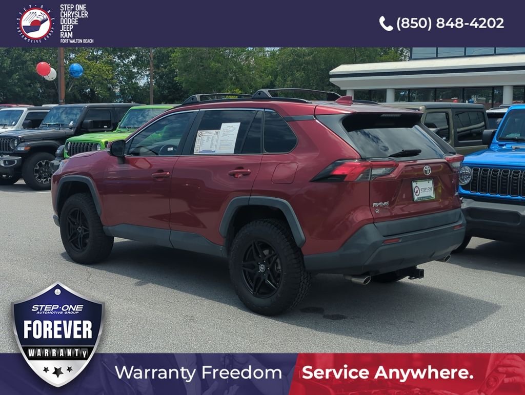 Used 2019 Red Toyota XLE image 4