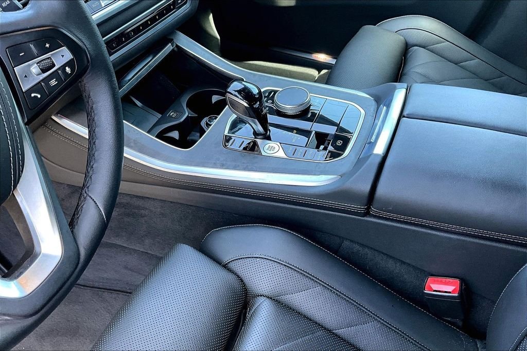 Used 2023 Gray BMW sDrive40i image 15