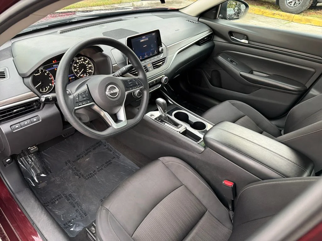 2024 Nissan Altima SV - Photo 13