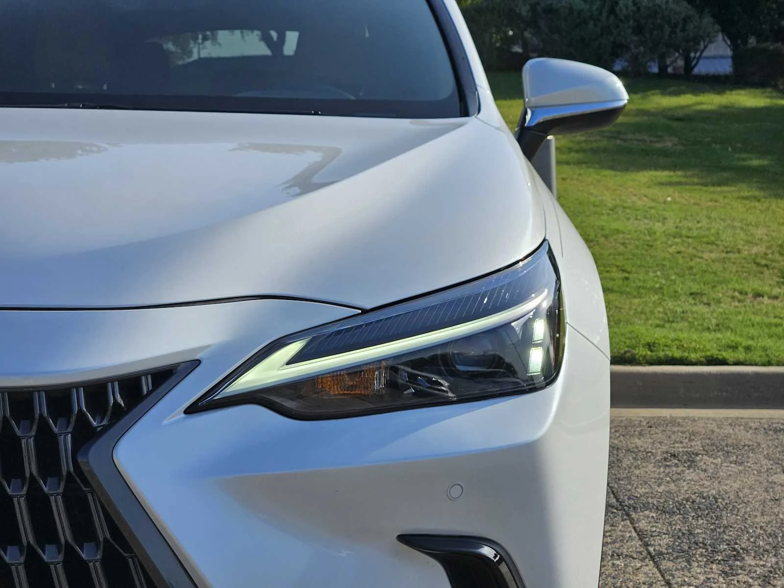 Certified Used 2025 Eminent White Pearl Lexus  image 6