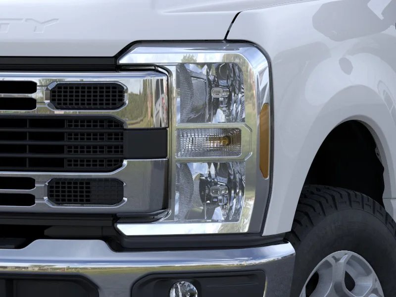 New 2026 Oxford White Ford F-250® XLT image 18