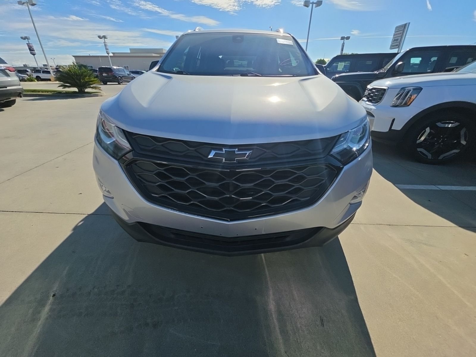 2020 Chevrolet Equinox Premier photo 3