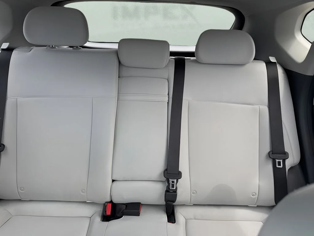 Used 2024 White Hyundai SEL image 11