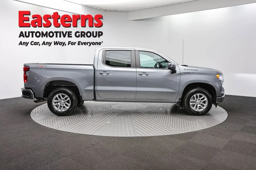 Used 2023 Gray Chevrolet LT image 4