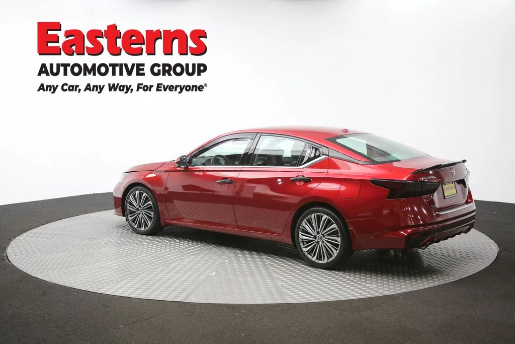 Used 2023 Red Nissan 2.5 SL image 63
