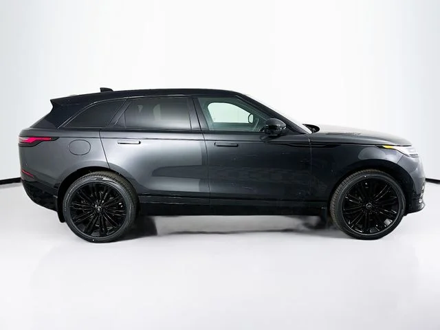 New 2026 Carpathian Gray Land Rover Dynamic SE image 4