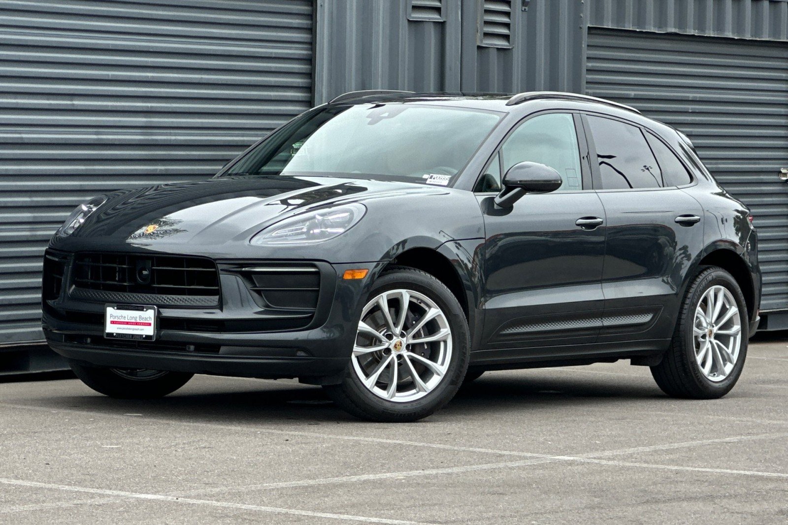 2023 Porsche Macan Base