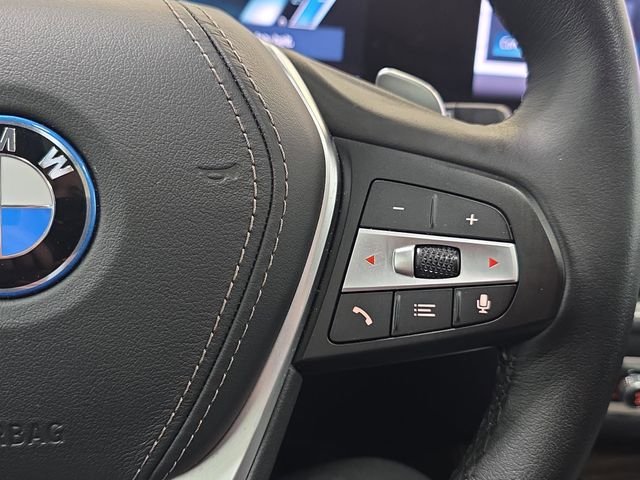 Used 2025 Black BMW xDrive50e image 17