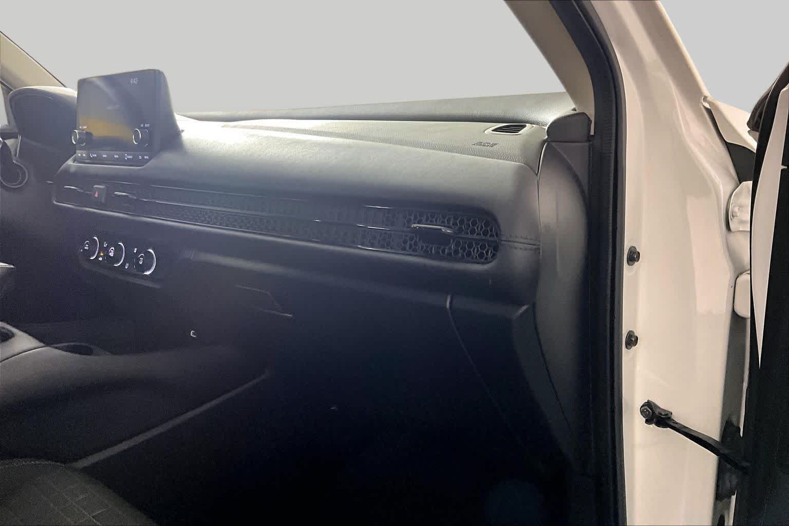 Used 2023 Platinum White Pearl Honda LX image 17