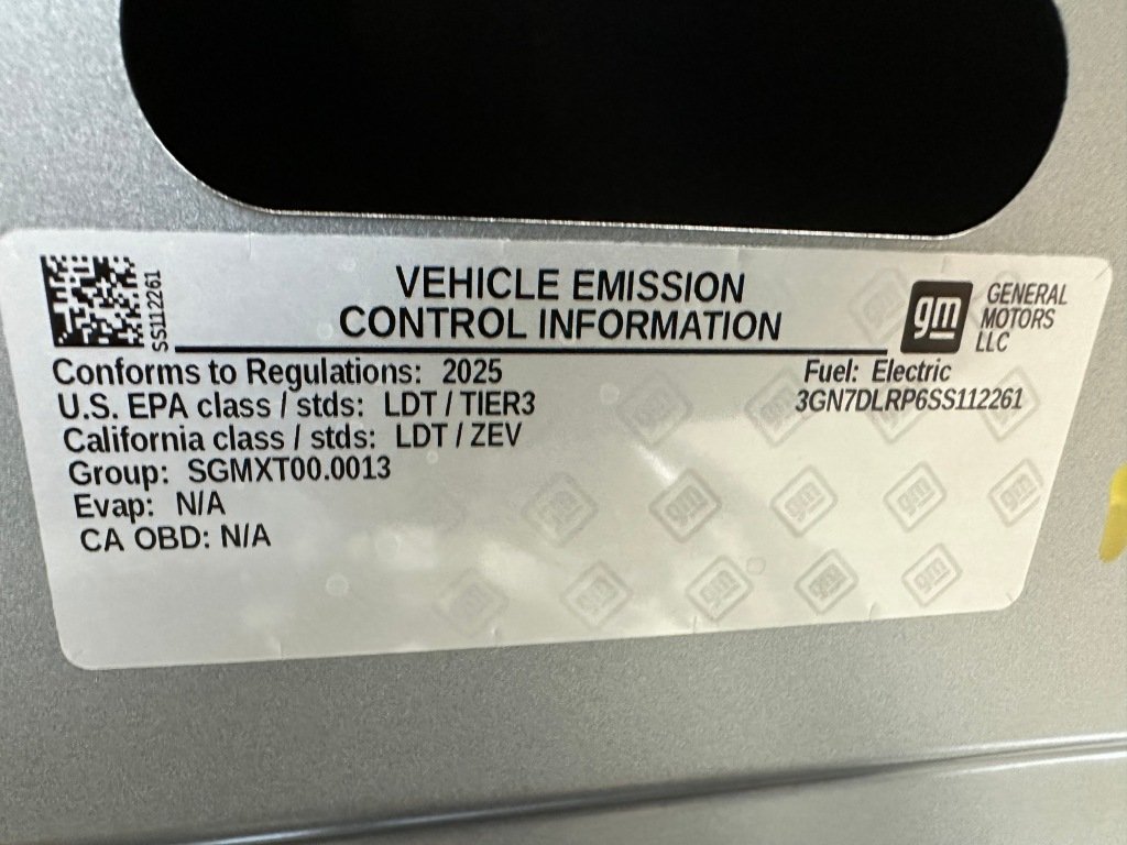 Used 2025 Sterling Gray Metallic Chevrolet LT image 37