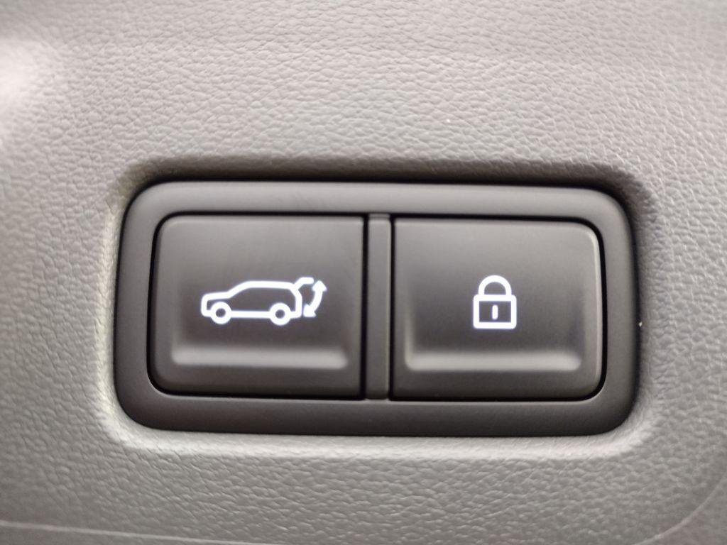 New 2026 White Hyundai SE image 18