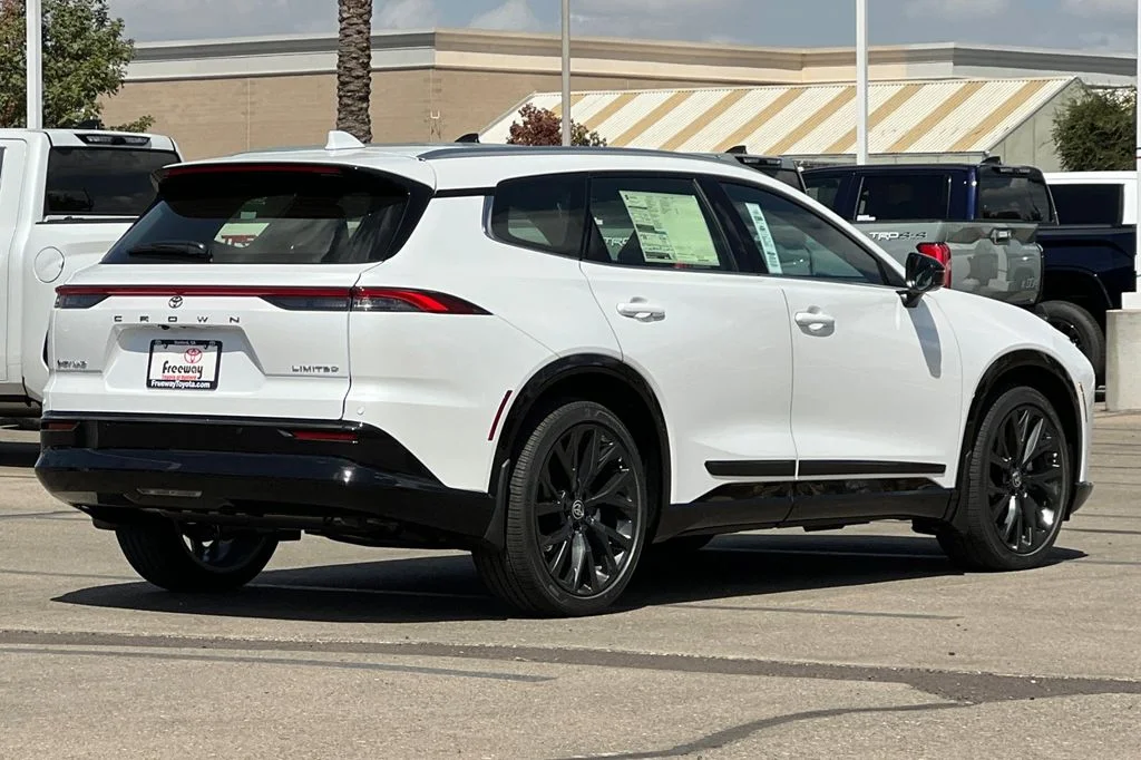 New 2026 Oxygen White Toyota Limited image 4