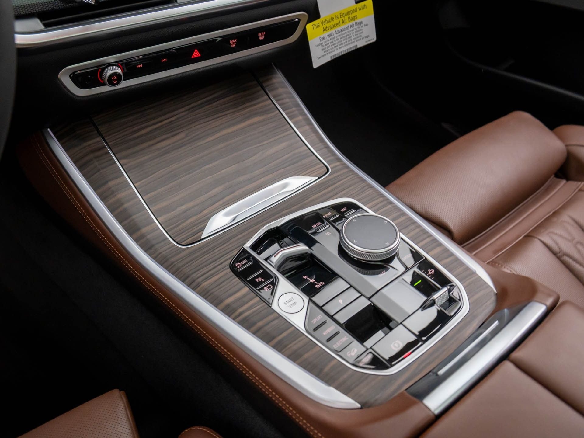 New 2026 Manhattan Green Metallic BMW xDrive50e image 12