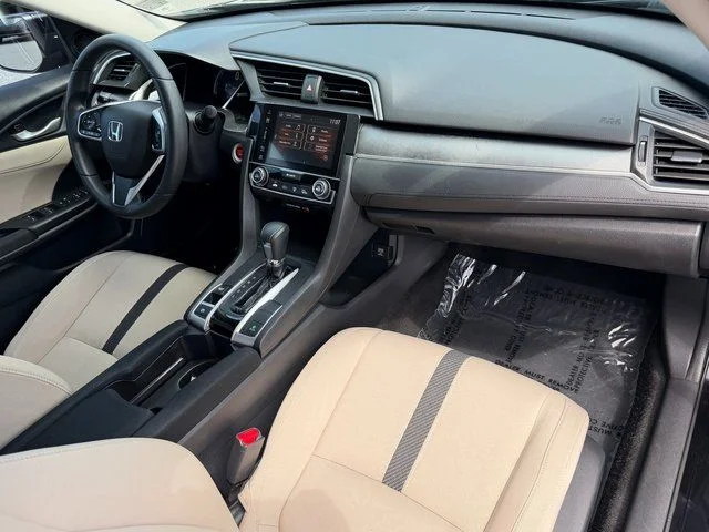 Used 2017  Honda EX image 28