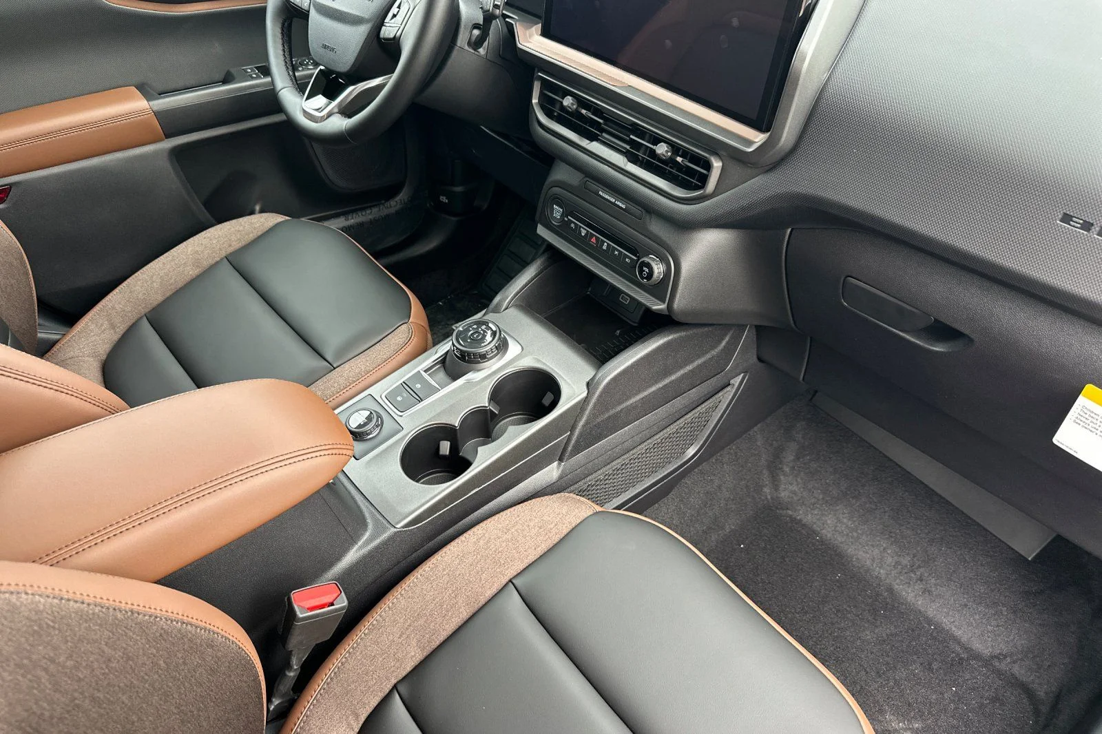 New 2025 Azure Gray Metallic Tri-Coat Ford Outer Banks® image 19