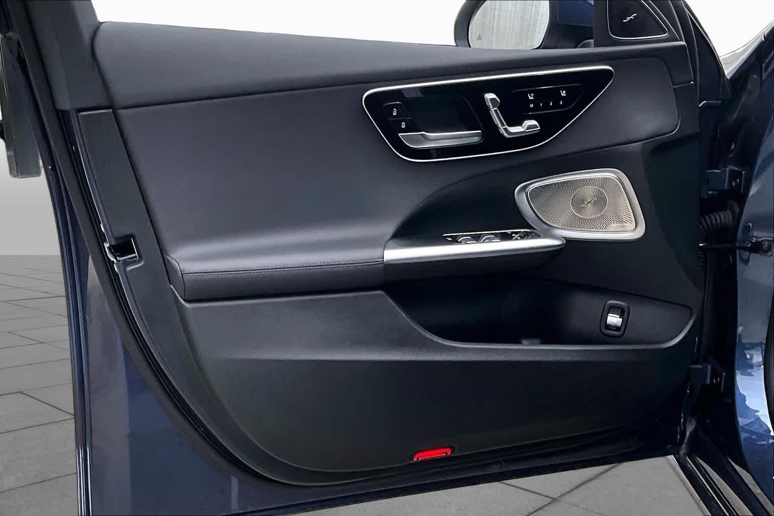 Used 2025 Twilight Blue Metallic Mercedes-Benz C 300 image 22