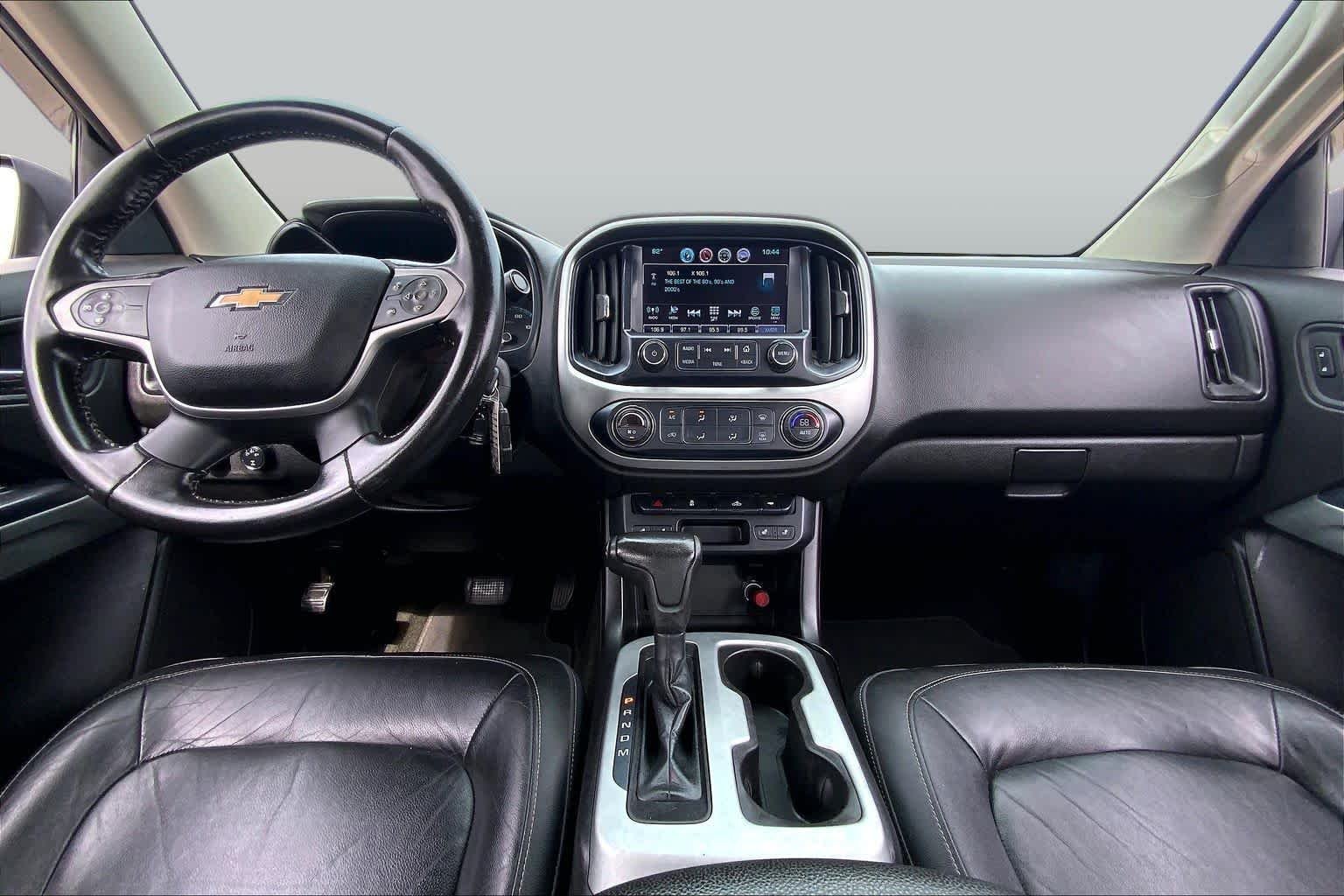 Used 2016 Cyber Gray Metallic Chevrolet 4WD LT image 15