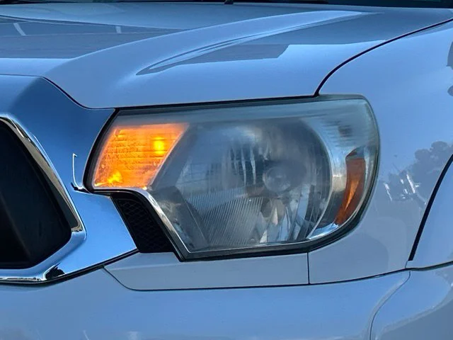 Used 2013 White Toyota Base image 9