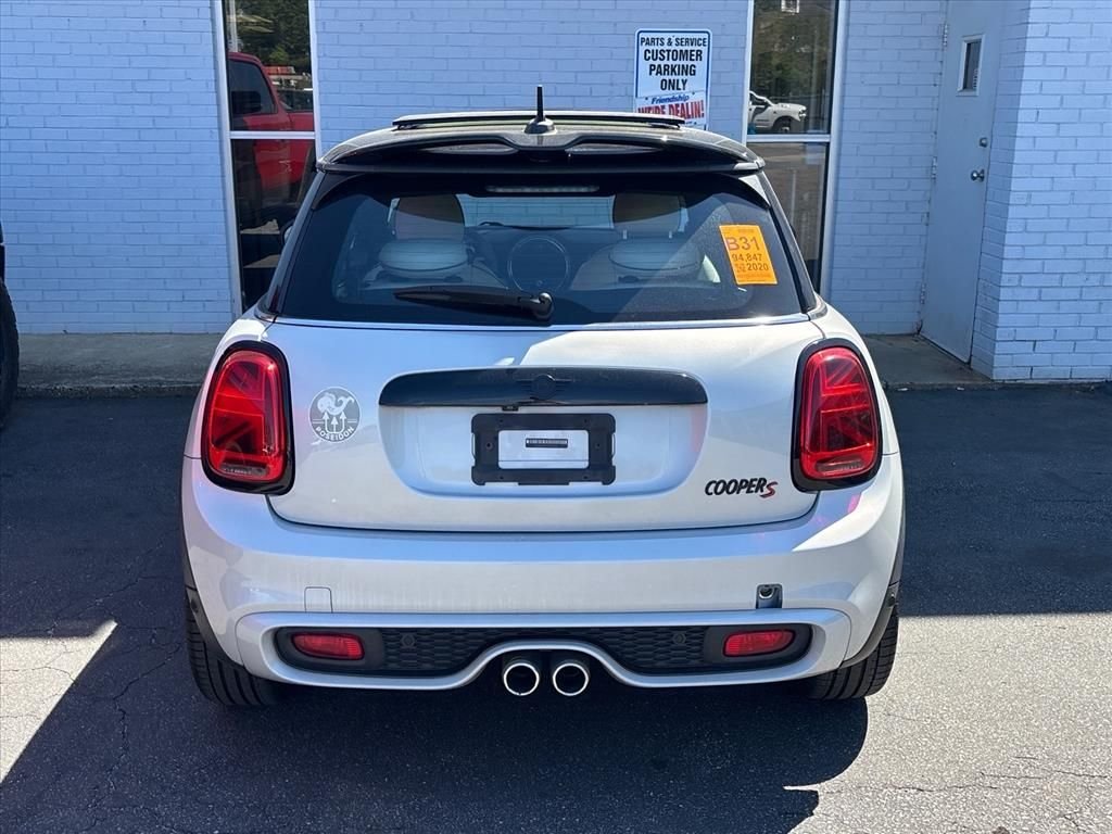 Used 2020 White MINI Classic image 10