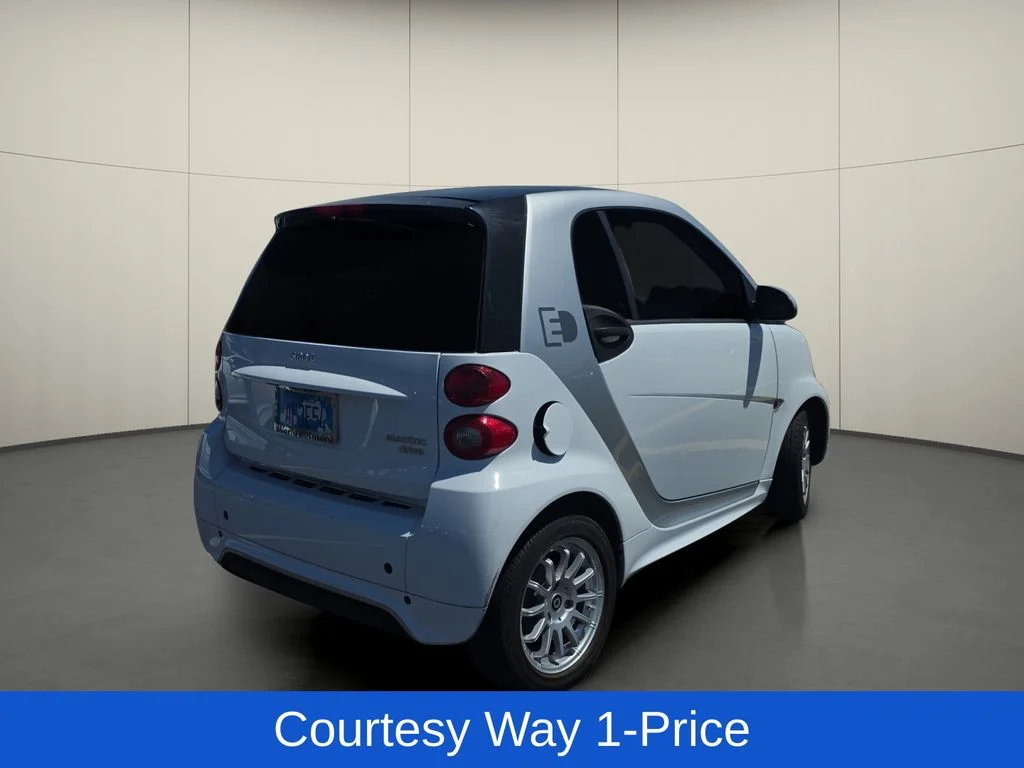 Used 2013  smart Passion image 9