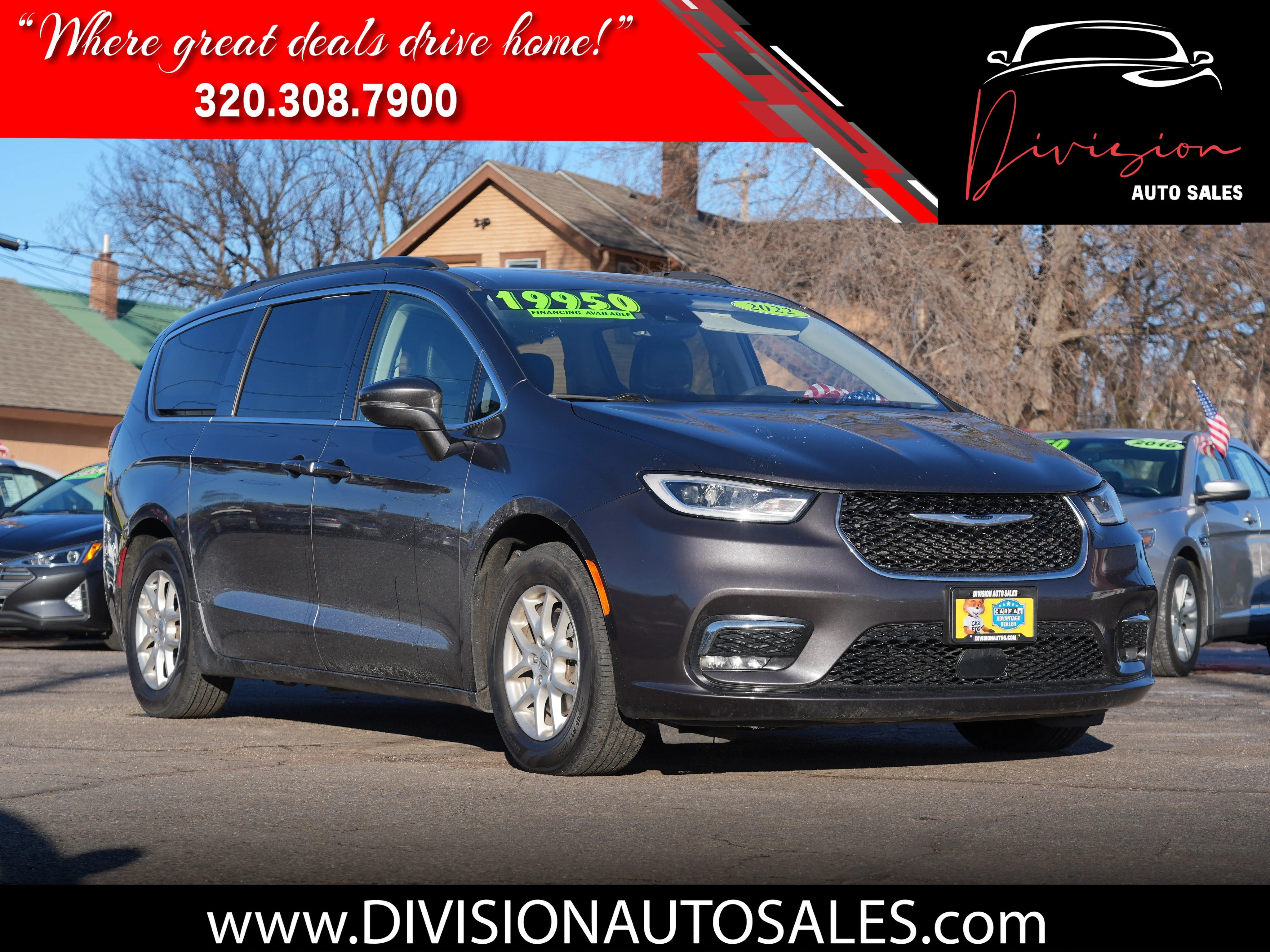 2022 Chrysler Pacifica Touring L's photo