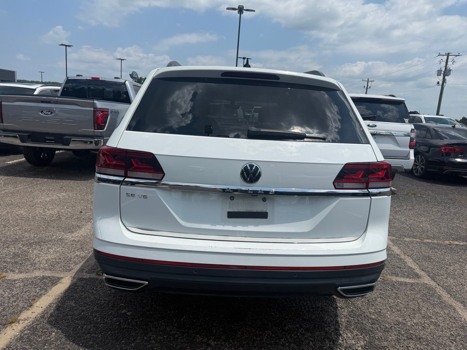 Used 2021 Pure White Volkswagen 3.6L V6 SE w/Technology image 6