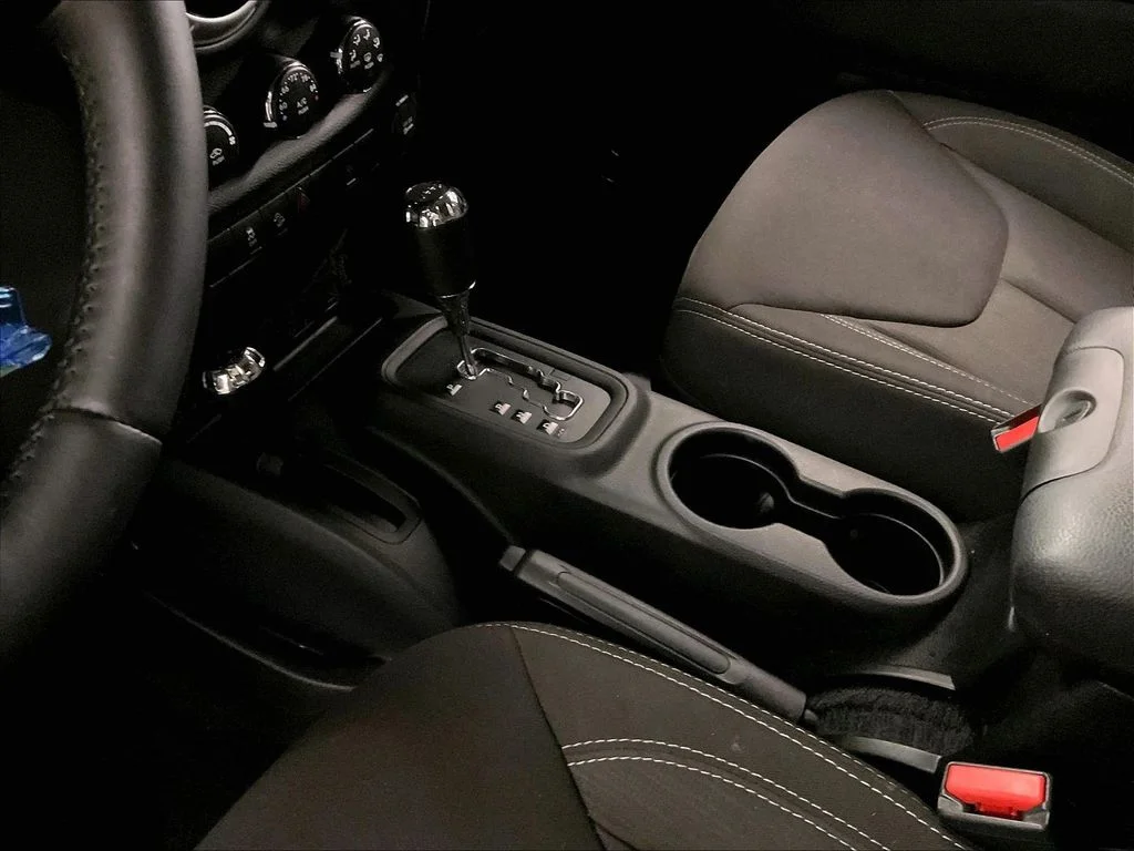 Used 2013 Black Jeep Unlimited Sahara image 19