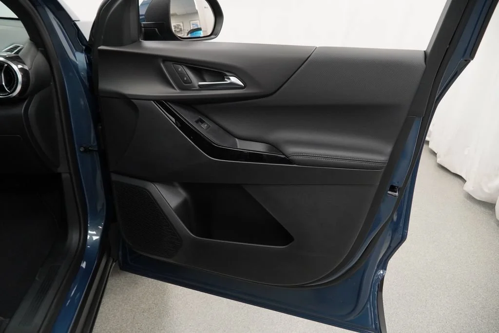 2027 Chevrolet Equinox LT - Photo 35