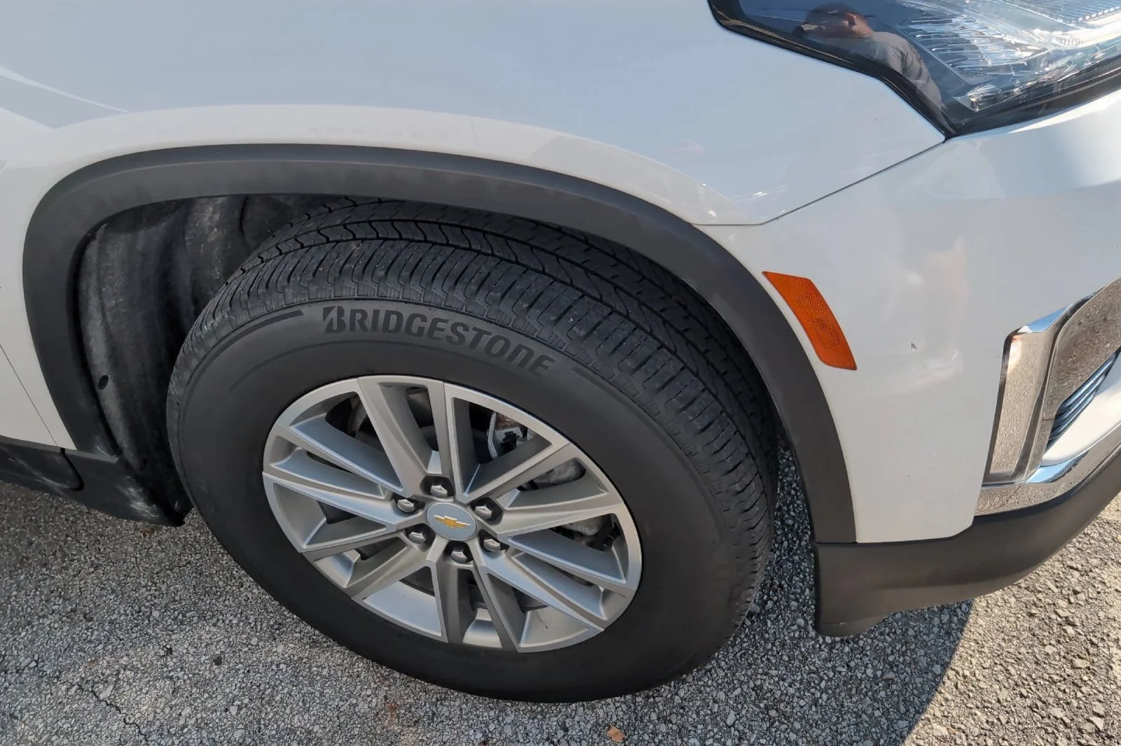 Used 2023 SUMMIT WHITE Chevrolet LT Cloth image 4
