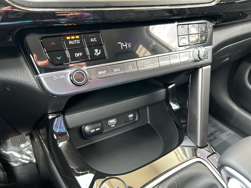 New 2026 Clear White / Black Roof Kia S image 22