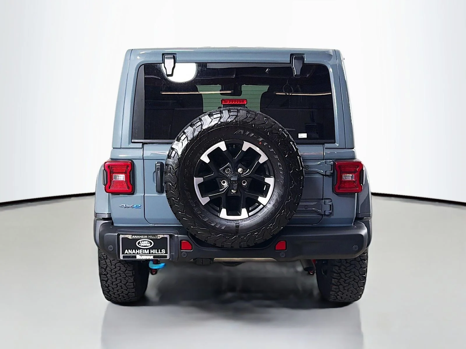 Used 2025 Anvil Clear Coat Jeep Rubicon 4xe image 4