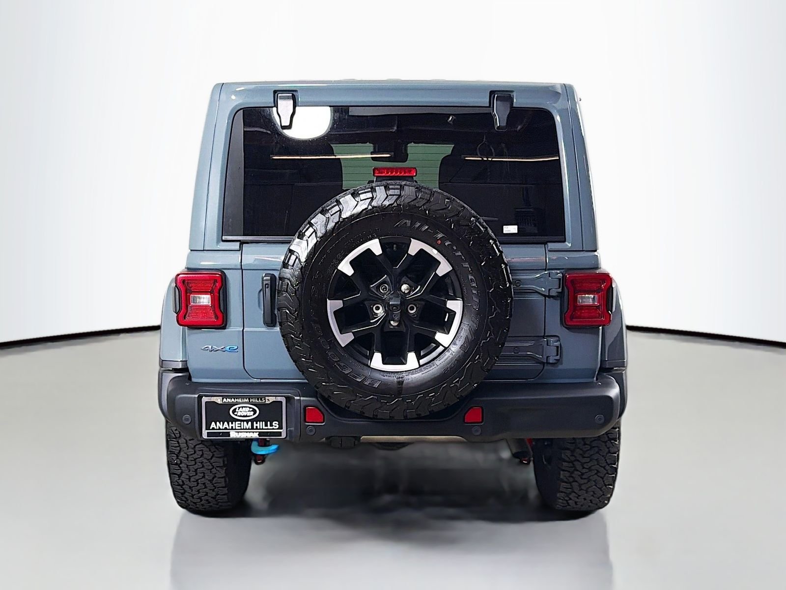 Used 2025 Anvil Clear Coat Jeep Rubicon 4xe image 4